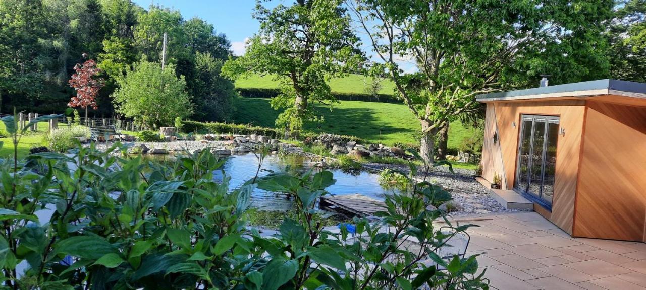 Mid-Wales Farmhouse, Swimming Pool, Tranquil Countryside Views, Sleeps 14 Meifod Exterior foto